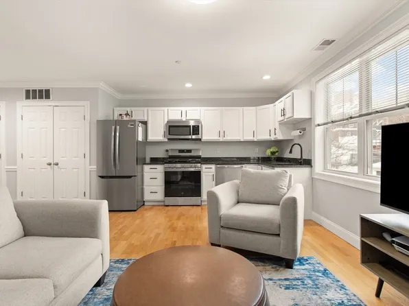 40 Hancock St APT 10, Boston, MA 02125