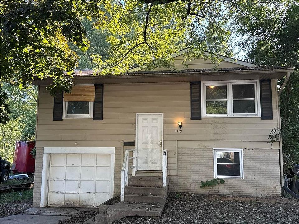 1st image of 1713 N Arapaho Ct