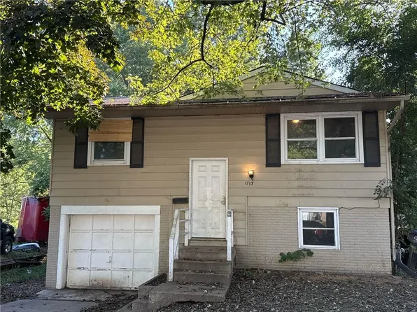 1713 N Arapaho Ct, Independence, MO 64058