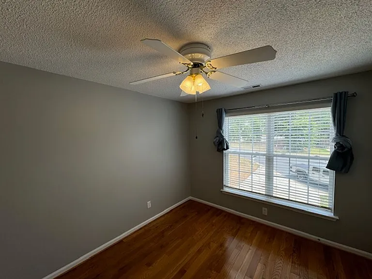 102 Alice Ct — Photo 27