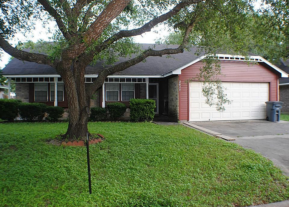 1st image of 2824 La Mesa St