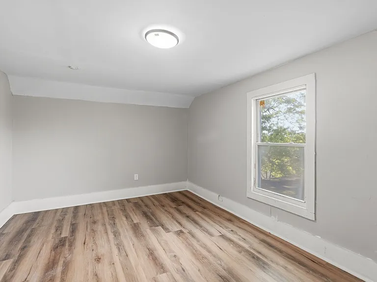 834 Worthington Street — Photo 13