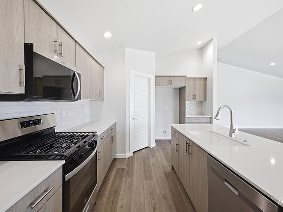 6th image of this home