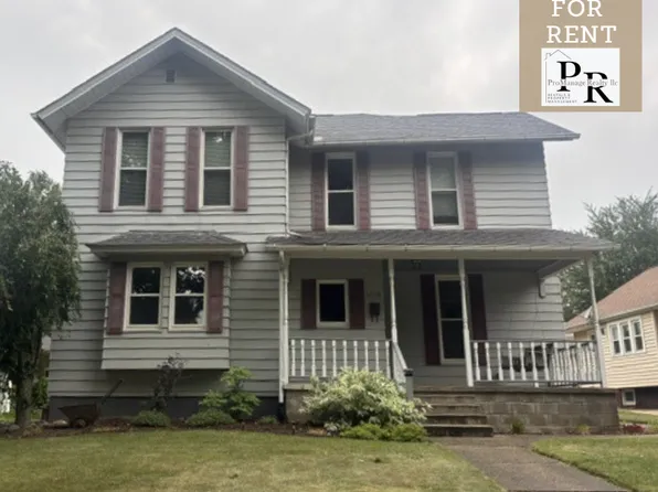 1208 S 7th St, Clinton, IA 52732