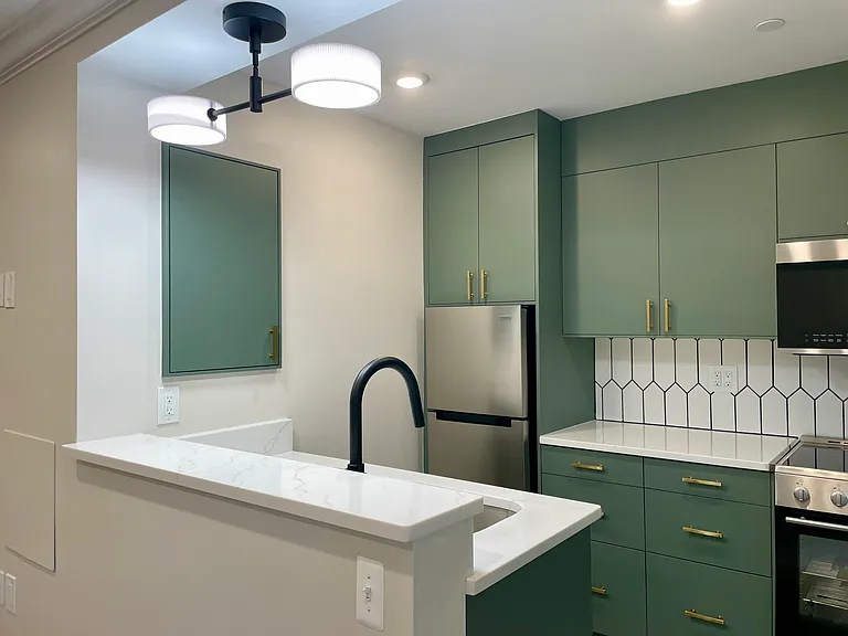 1110 4th St NE #B — Photo 7