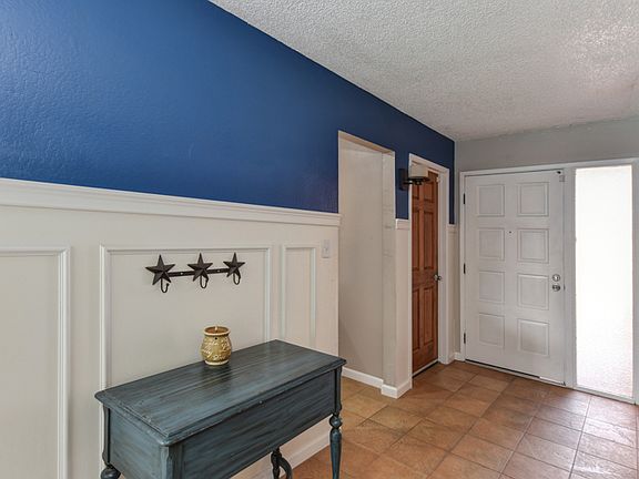 3rd image of 2480 Queenwood Dr