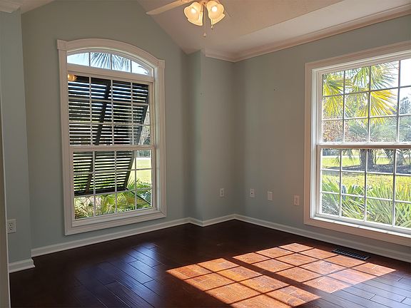5th image of 9327 Cove Dr