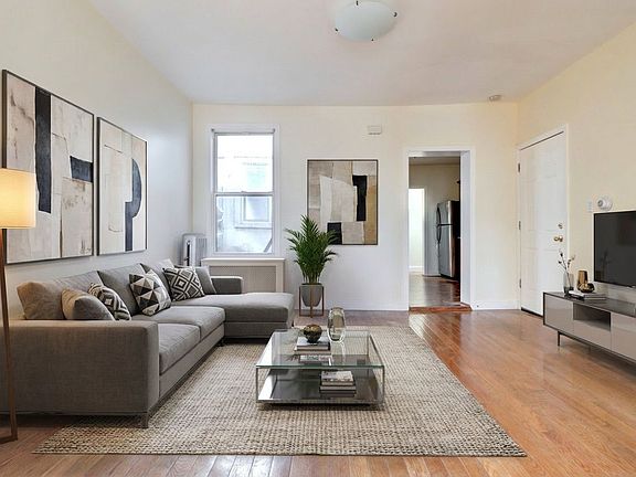 4th image of 215-13 Jamaica Ave APT 1