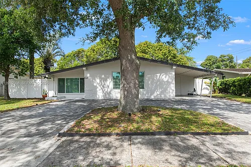 309 NW 43rd Ave Photo 1