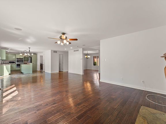 5th image of 5371 72nd Ave