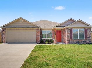 908 W Aiden Dr, Siloam Springs, AR 72761