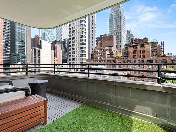 4th image of 309 E 49th St APT 10D