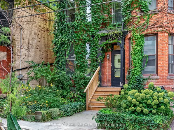 20 Draper St, Toronto, ON M5V 2M4