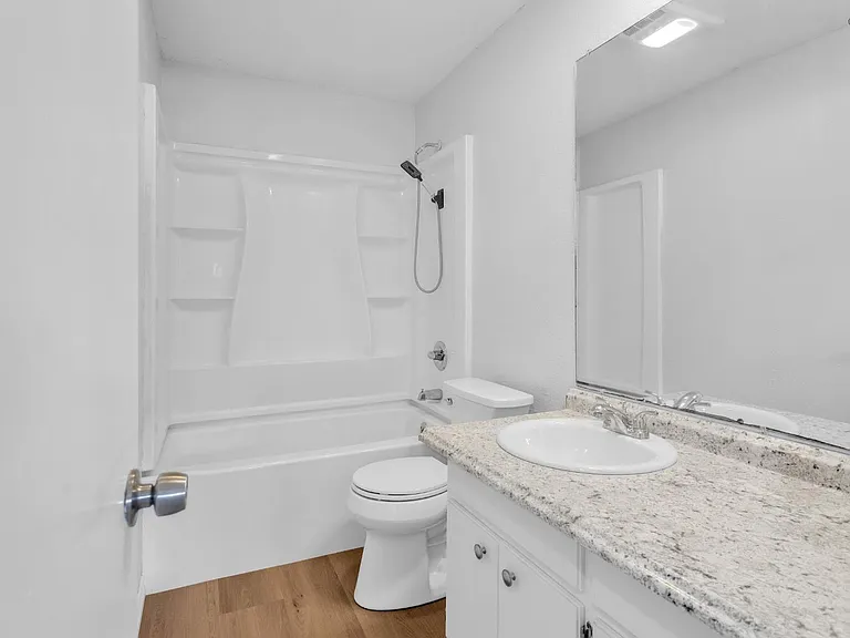 200 Linden St — Photo 17