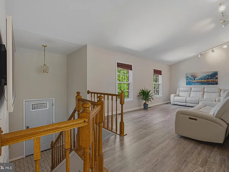 9729 Zimbro Ave — Photo 3