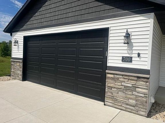 4th image of 700 N Main St #1