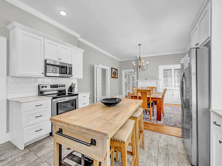 1517 Market St — Photo 10