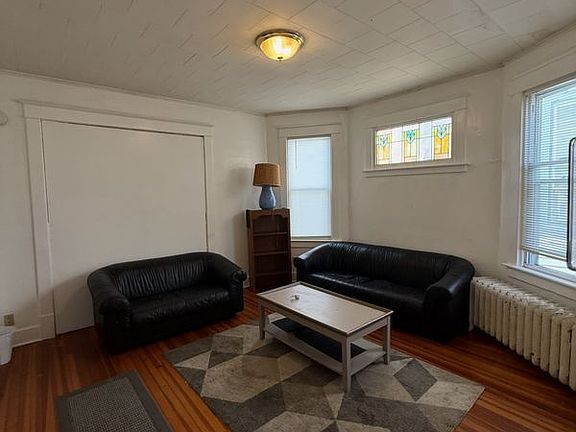 3rd image of 30 Magnolia Ter Unit 1