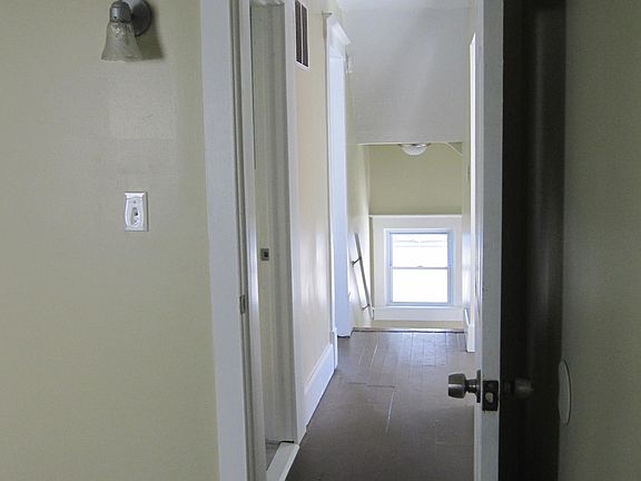 3rd image of 206 E Liberty St