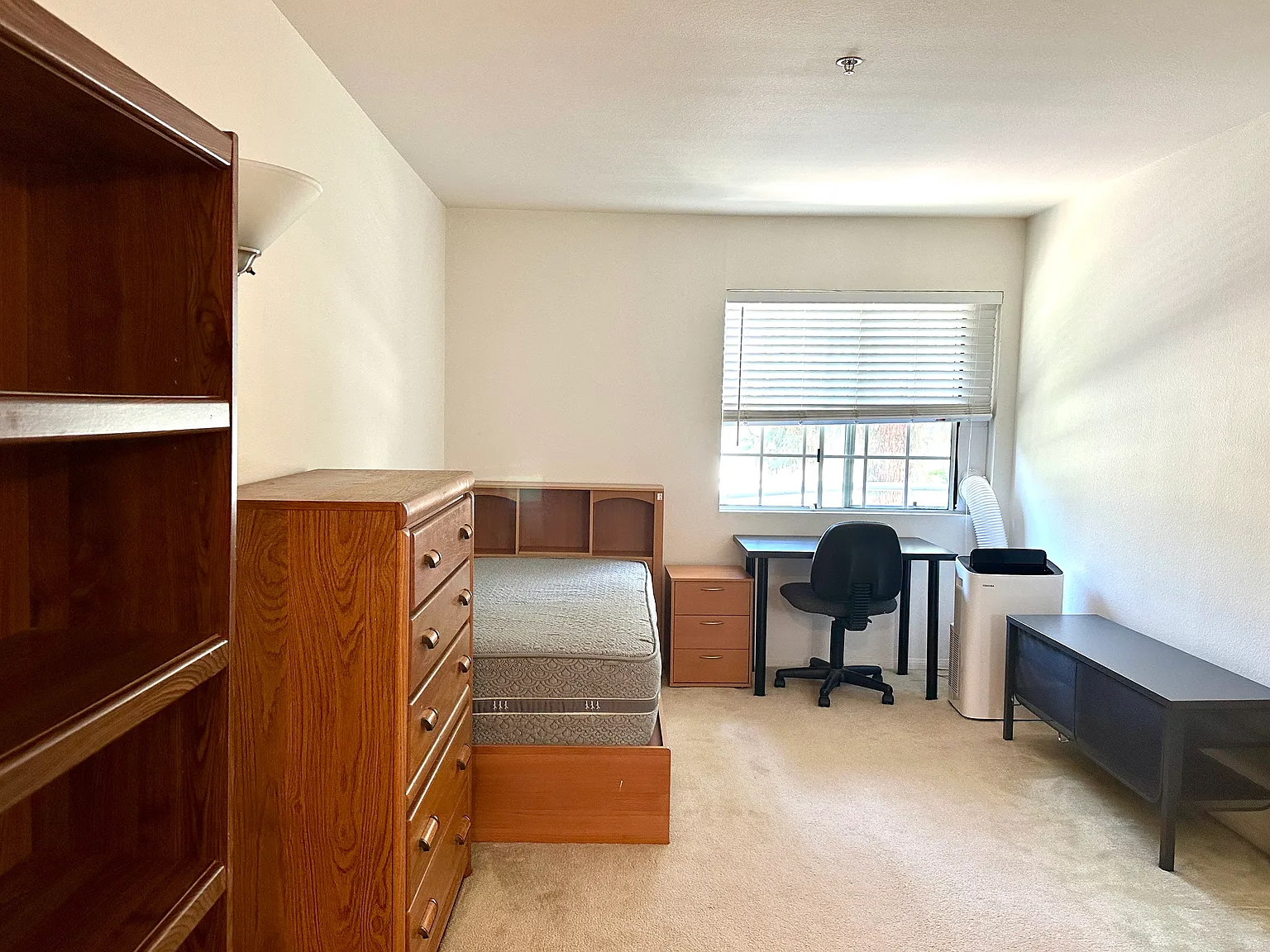 4 bed, 1990 sqft, $1,495 — Photo 4