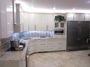 9 Edwin Ln APT 1B, Monsey, NY 10952