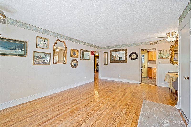 4th image of 971 19th Avenue
