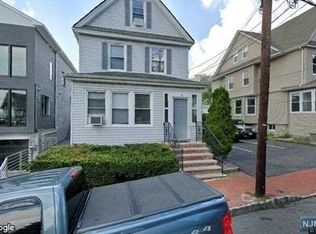 16 Valley Pl #1, Edgewater, NJ 07020