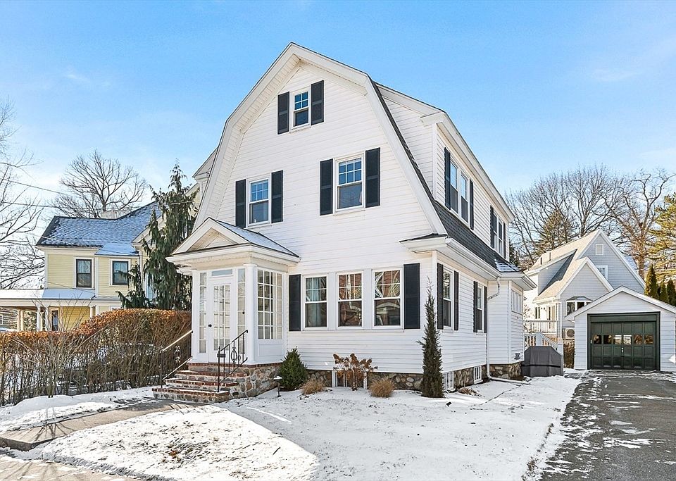 1st image of 10 Hesseltine Ave