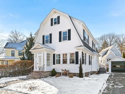 10 Hesseltine Ave, Melrose, MA, 02176