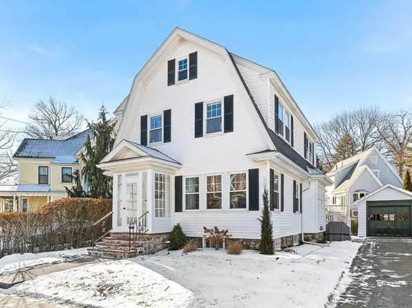 10 Hesseltine Ave, Melrose, MA 02176