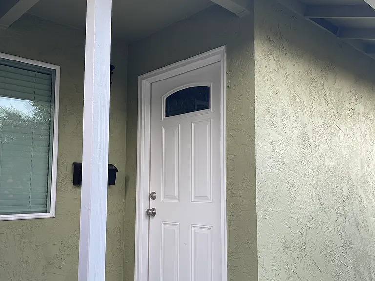 1522 Merritt Ln #A — Photo 3