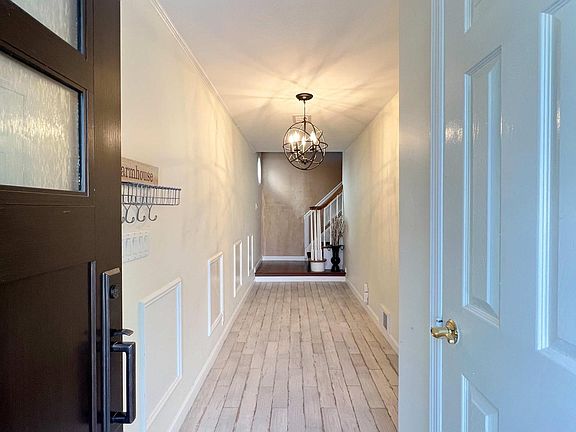 2nd image of 528 Eltingville Blvd #2F