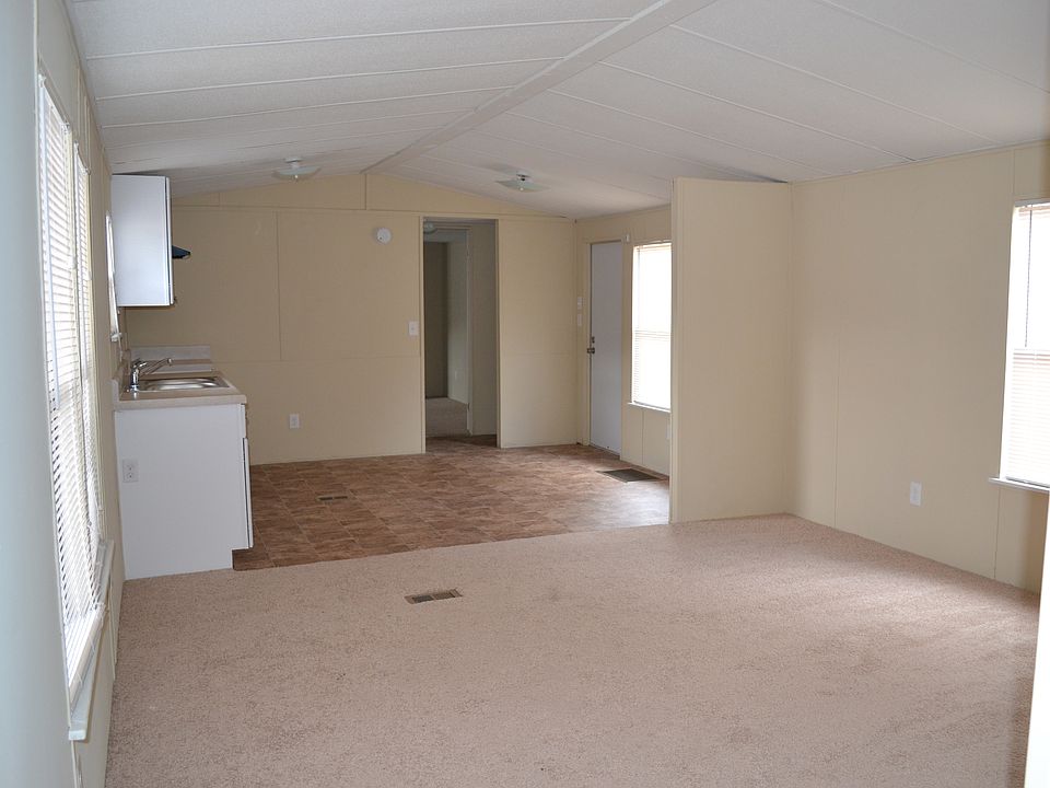 living room/kitchen