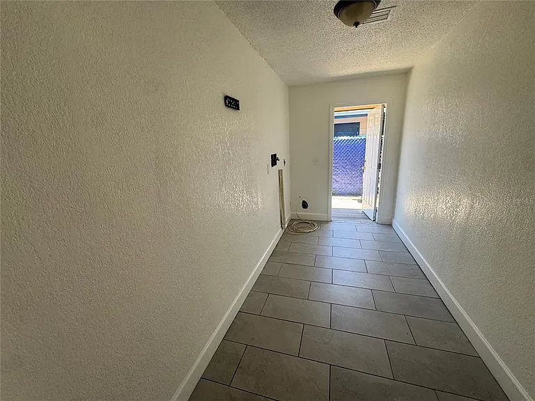 6619 S West Shore Blvd #A — Photo 6