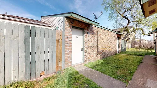 725 Peppertree Dr #31 Photo 1