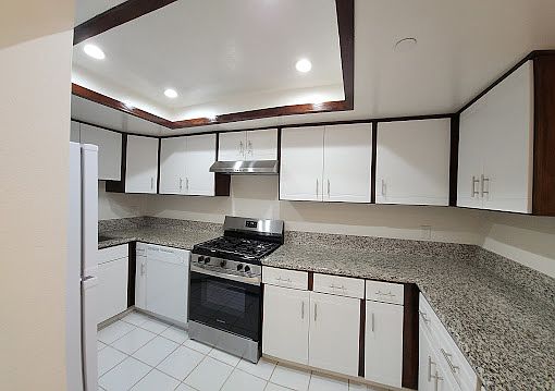 4th image of 1141 N Columbus Ave #1002