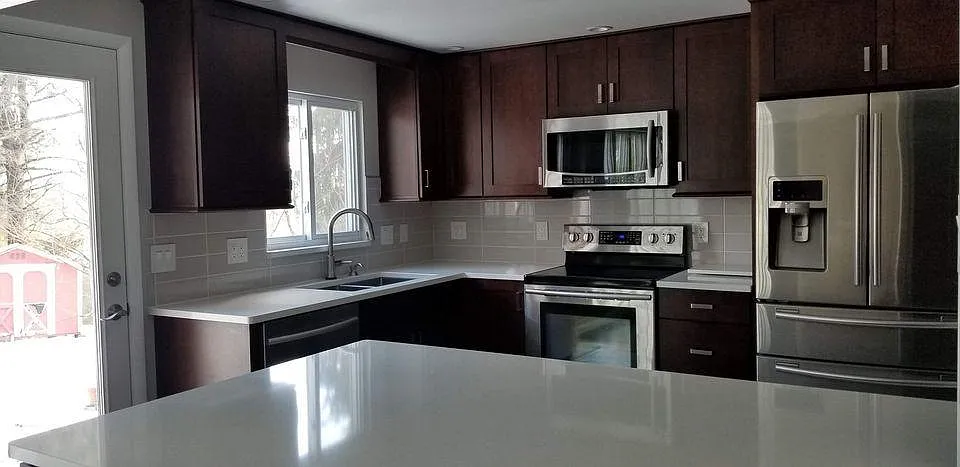 3 bed, 1.5 bath, 1438 sqft, $2,075 — Photo 3