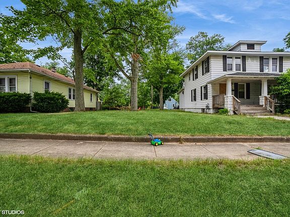 2nd image of 236 N Ashland Ave