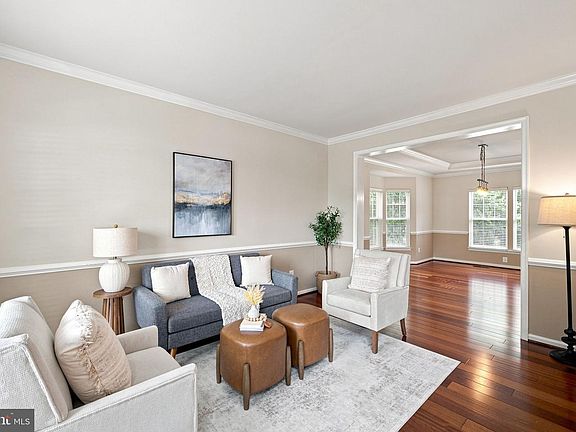 3rd image of 5972 Parsons Ln
