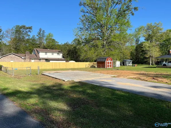 501 N College St, Glencoe, AL 35905