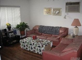 16 W Marine Ave, Lindenhurst, NY 11757