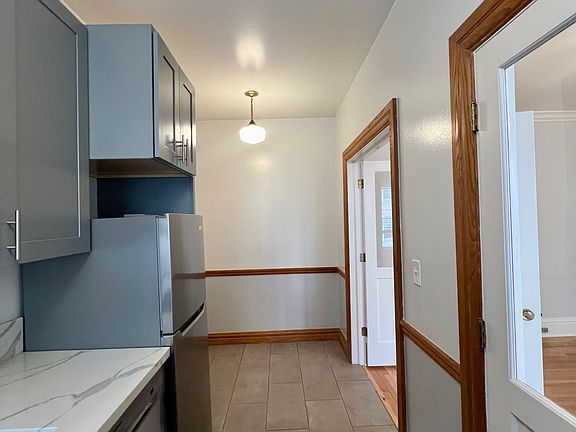 5th image of 801 E Jones St #209