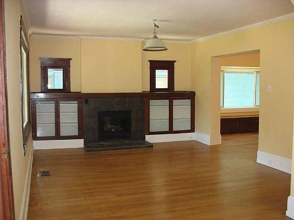 2nd image of 1039 Blaine Ave