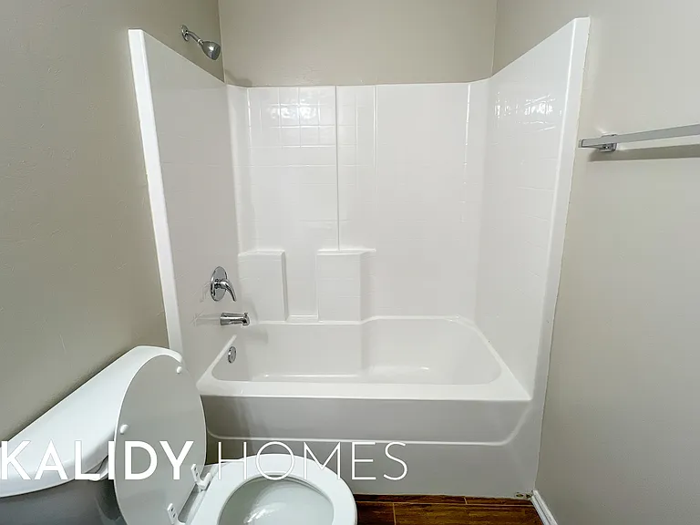 737 Christian Ln — Photo 24
