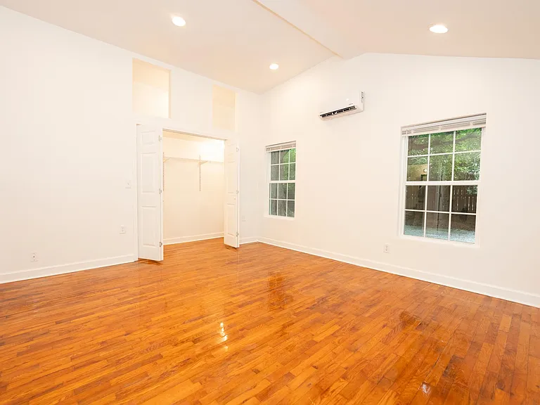 1270 Kendrick Rd NE — Photo 8