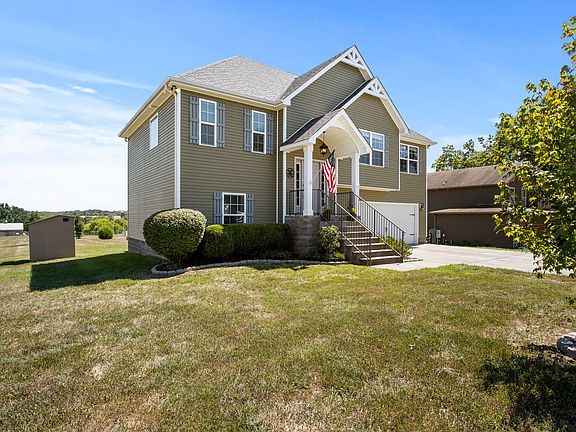 2nd image of 133 Sandis Ln