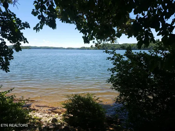 422 W Mountain Dr, Rockwood, TN 37854