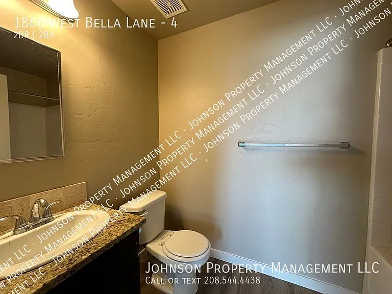1860 W Bella Ln #4 — Photo 9