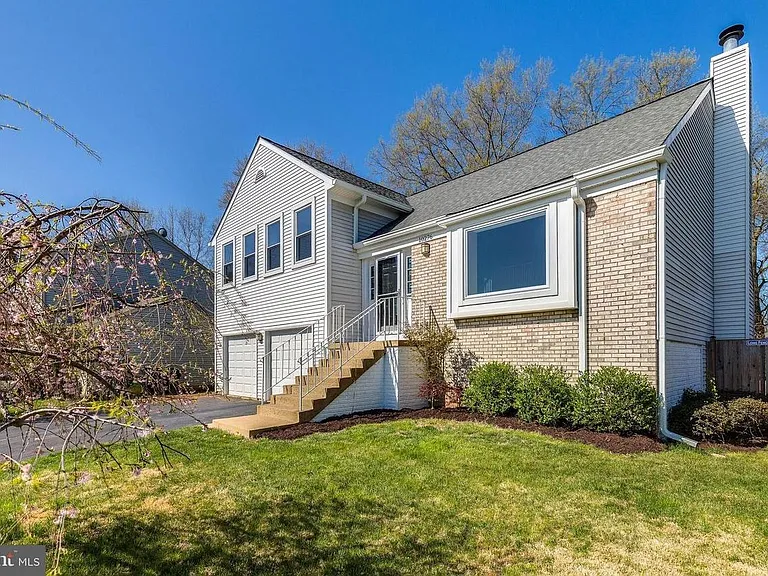 10276 Racquet Cir — Photo 13