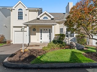 168 Colonial Rd APT 5, Stamford, CT 06906